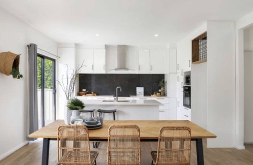 Wyongah House | New lakeside holiday home
