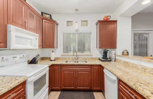 Chandler Condo | New listing! 2 Bedroom condo with split floor plan!