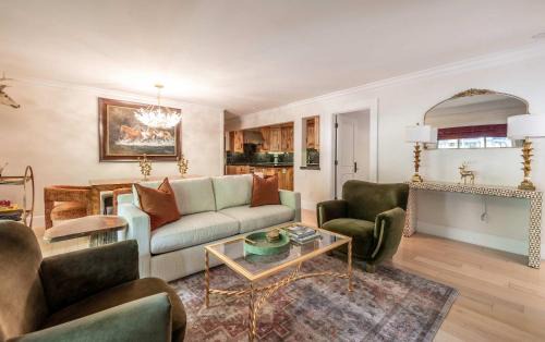 Aspen Apartment | New Listing 3 BR 3 BA Aspen Condo near Gondola