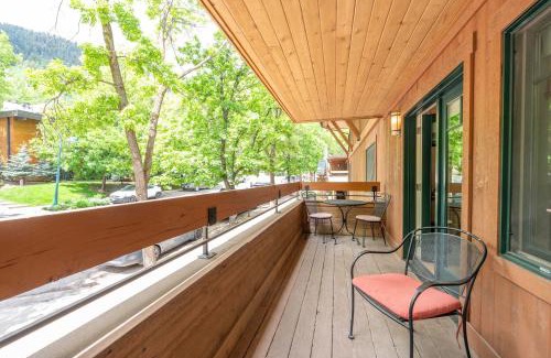 Aspen Apartment | New Listing 3 BR 3 BA Aspen Condo near Gondola