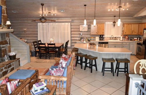 Vinita House | NEW LISTING -Grand Lake waterfront w/boat dock. Sleeps 13-15 Outdoor Fireplace