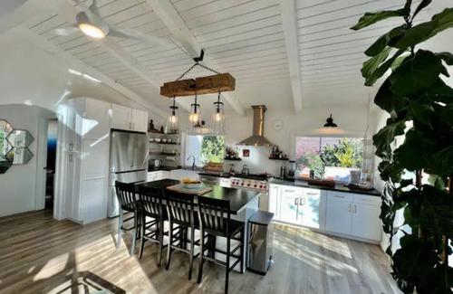 West Mesa House | New Listing Monthly, Mesa Gardens, 2 Bed Home w/Private Jacuzzi & Koi Pond