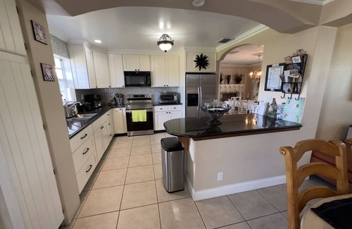 Homestead House | New Listing! Quaint Spanish Colonial House Gateway to the FL Keys & Everglades