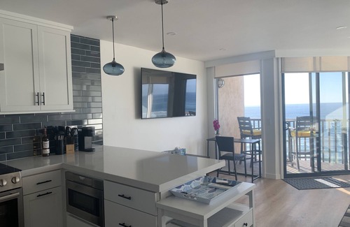 Solana Beach Condo | NEW LISTING! REMODELED! Sea and Sand, Stunning Top Floor Oceanfront Condo