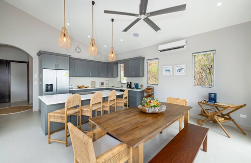 Panama Beach House | NEW LISTING! Stunning Family Retreat in Hermosa Beach Your Perfect Vacation Home