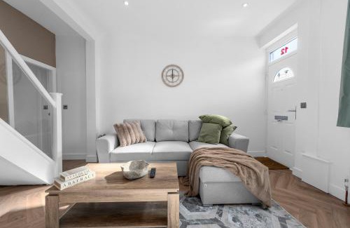 Prestwich House | New listing - Stunning Prestwich Retreat - Sleeps 7