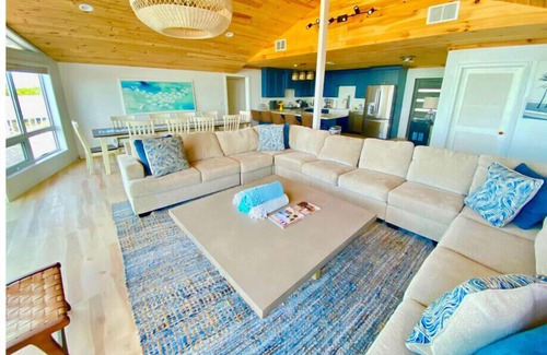 Hartswell House | New Listing The Bahama Island House