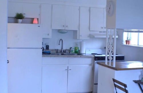Johnston Terrace Apartment | New Listing! Thrifty + functional studio near AUS & downtown