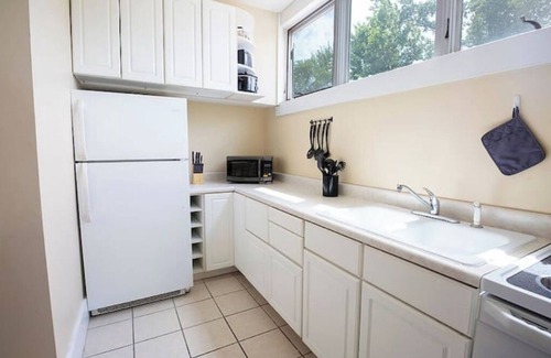 Bloomington Apartment | New Listing! Updated lovely one bedroom apartment!n
