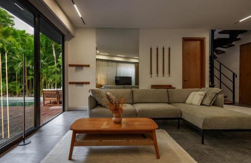Batu Bolong Villa | NEW Luxe 3BR beach villa I soundproof I kids stay free I huge parking I 7 m pool