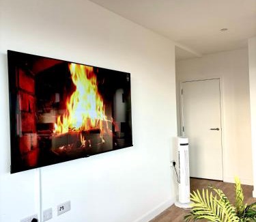 Gascoigne Apartment | New Luxurious 2 Bedroom Apartment in East London!
