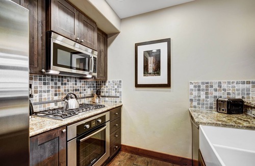 Peak 8 Condo | NEW! Luxury 1 Bedroom Condo with Slopeside View