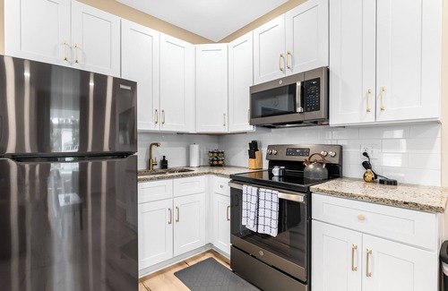 Mount Clemens Apartment | New! Luxury 1BR Flat near Downtown Mount Clemens