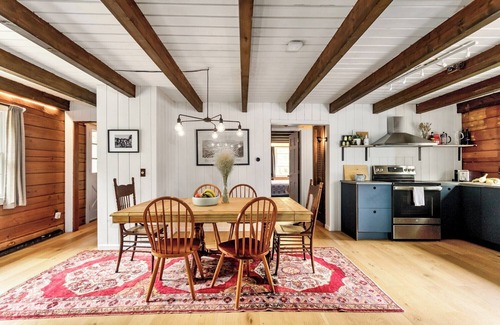 Jewett Cabin | NEW:Luxury 4BR Log Cabin surrounded by trees in Hunter. Near Hiking & Waterfalls