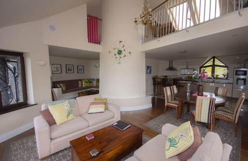 Caherdaniel House | New Luxury 5* Beachside Lodge with Sauna - 4 beds ensuite - Spectacular Location