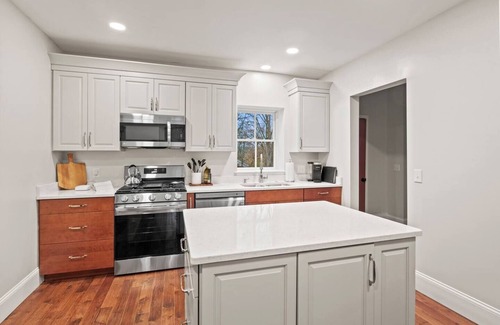 Palmyra Apartment | NEW Luxury Apt | King Beds | En Suite Bathrooms