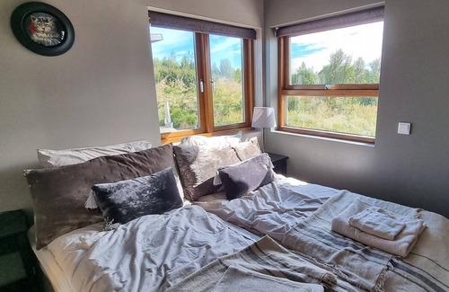 Blaskogabyggd Cabin | New Luxury Riverfront Scenic View