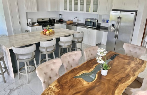 Oracabessa Villa | New Luxury Villa! 5 Bedrooms, Fully staffed including Gourmet Chef