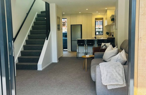Merivale House | New Merivale townhouse, centrally located by Hagley Park and City.
