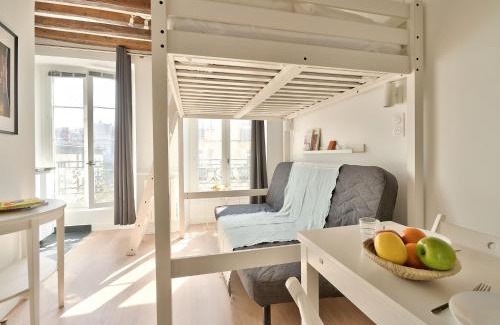 Quartier de la Porte-Saint-Denis Apartment | NEW Mezzanine Studio in the Heart of Paris (4F)