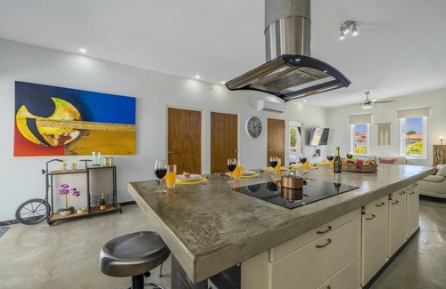 Opal Villa | NEW Modern 4BR 4.5BA w/Pool & Outdoor Dining