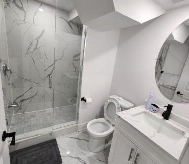 Alcona House | New Modern cozy room in Innisfil