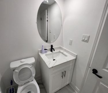 Alcona House | New Modern cozy room in Innisfil