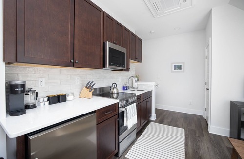 Villa Heights House | ★New Modern Farmhouse Loft in NoDa★ Views/Parking