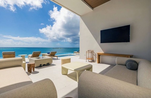 Sero Colorado Villa | NEW Modern Luxury BeachFront with Infinity Pool