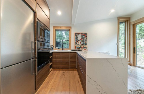 Olympic Valley Ski Chalet | New - Modern Luxury Chalet in Olympic Valley