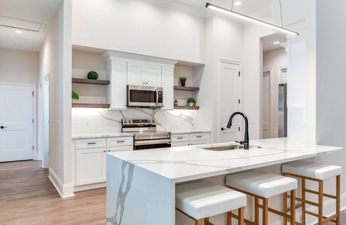 Fish Hawk House | π΄π New Modern Luxury Estate For Large Groups πΉππποΈπΊ
