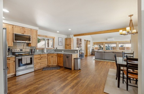 Ronald House | NEW! Mountain Retreat with Hot Tub, Game Room and Yard