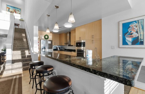 Sandbridge Apartment | New! Oceanfront Penthouse/2 Decks/Pool/Beach/Gym