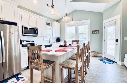 Corolla Light Condo | New Oceanside Corolla Condo, Pool, No Stairs