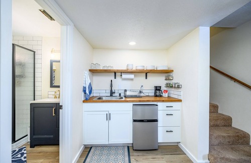 Dundee Bed & Breakfast | New One Bedroom B&B Walking Distance to Downtown Dundee!