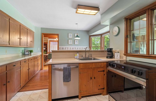 Wausau Cottage | NEW OWNER SPECIAL>Cottage on 6th