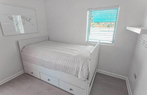 Parker Ridge House | NEW Paradise Palm Bungalow 4 bed 2 bath with Heated Pool