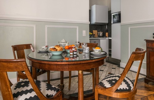 Bonne-Nouvelle Apartment | New Paris Centre Historic Marrais Montorgueil Chic Suite Familiale 2 Bedrooms