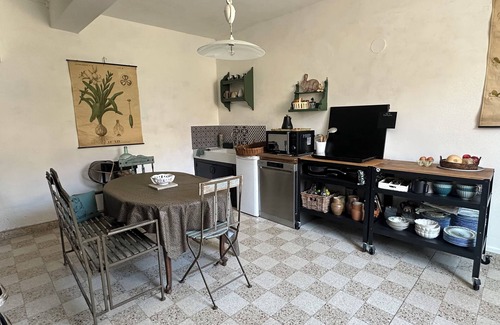 Rougemont House | NEW Peace and quiet guaranteed in a small medieval village near the forest and the Burgundy canal
