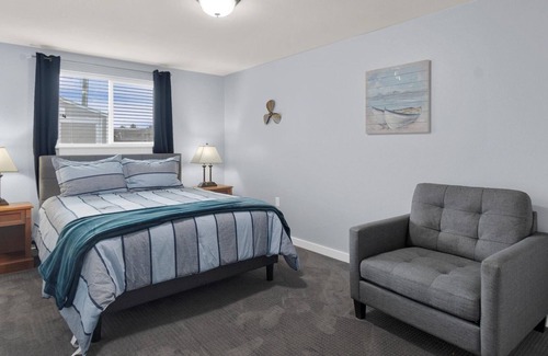 Seaview House | NEW! Pets OK, Fenced Yard, Close to Town (SVBHouse)