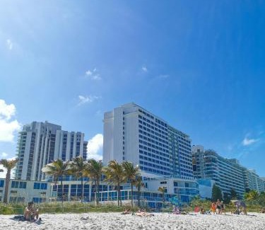 Mid Beach Apartment | New Point Miami Beach Apartments