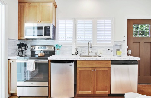 Cambrian Park Cottage | New & Private Guesthouse: Gated, AC+Washer+Dryer, easy Parking in Cambrian Park