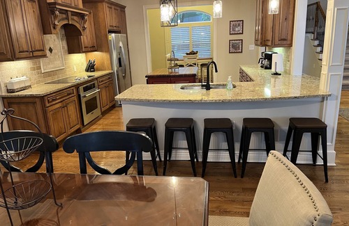 Osage Beach House | NEW PRIVATE POOL, 7BR/5.5BA - Lakefront Home