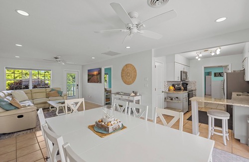South Venice House | NEW! Private Pool Paradise- Minutes to Multiple beaches! Venice, FL