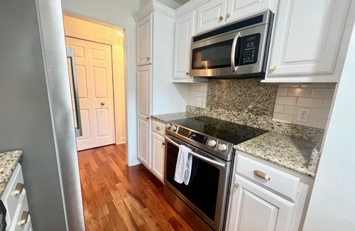 Tarpon Pond Cottage | New. Relaxing Refined Beach Aesthetic Cottage