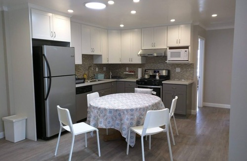 South San Francisco Apartment | New remodeled 3-bedroom South San Francisco home