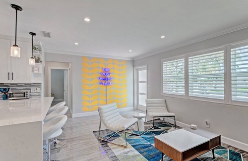 Southside House | New! Resort-style home & heated pool Newly renovated-Great location in SoSo WPB!