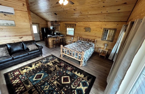 Stanley Cabin | New Romantic LURAY Couples Log Cabin #3 Hot Tub Stone Fireplace Mountain Viewn