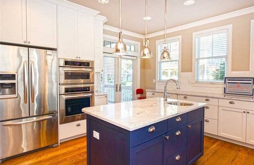 Seabrook House | *New* Seabrook's The Lookout: Hot Tub, Dog Friendly
