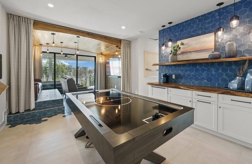 Siesta Key House | New-Siesta Key Luxury/60ft Water Slide-Swim-Up Bar/Spa/Theatre Room/Air Hockey